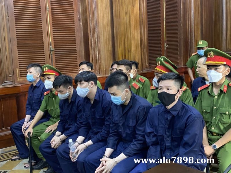 Các nghi phạm nhận hình phạt tại tòa án nhân dân TP Hồ Chí Minh